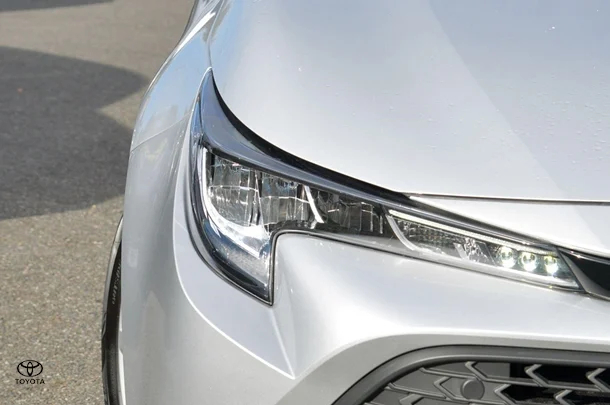 2024 Toyota Corolla Hatch Hybrid Ascent Sport image 2