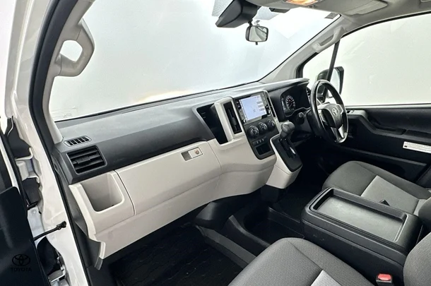 2021 Toyota Hiace LWB image 18