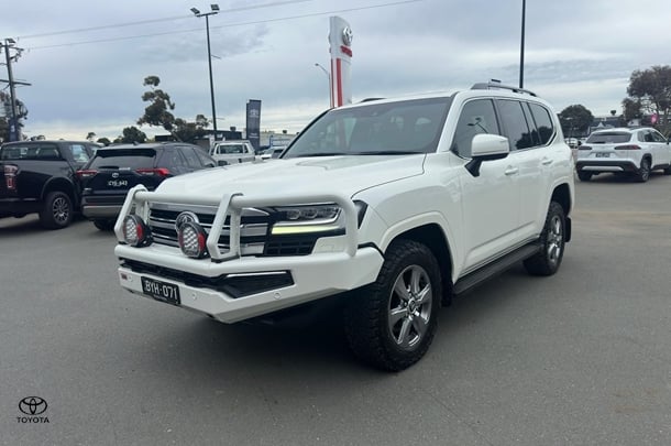 2022 Toyota Landcruiser VX image 3