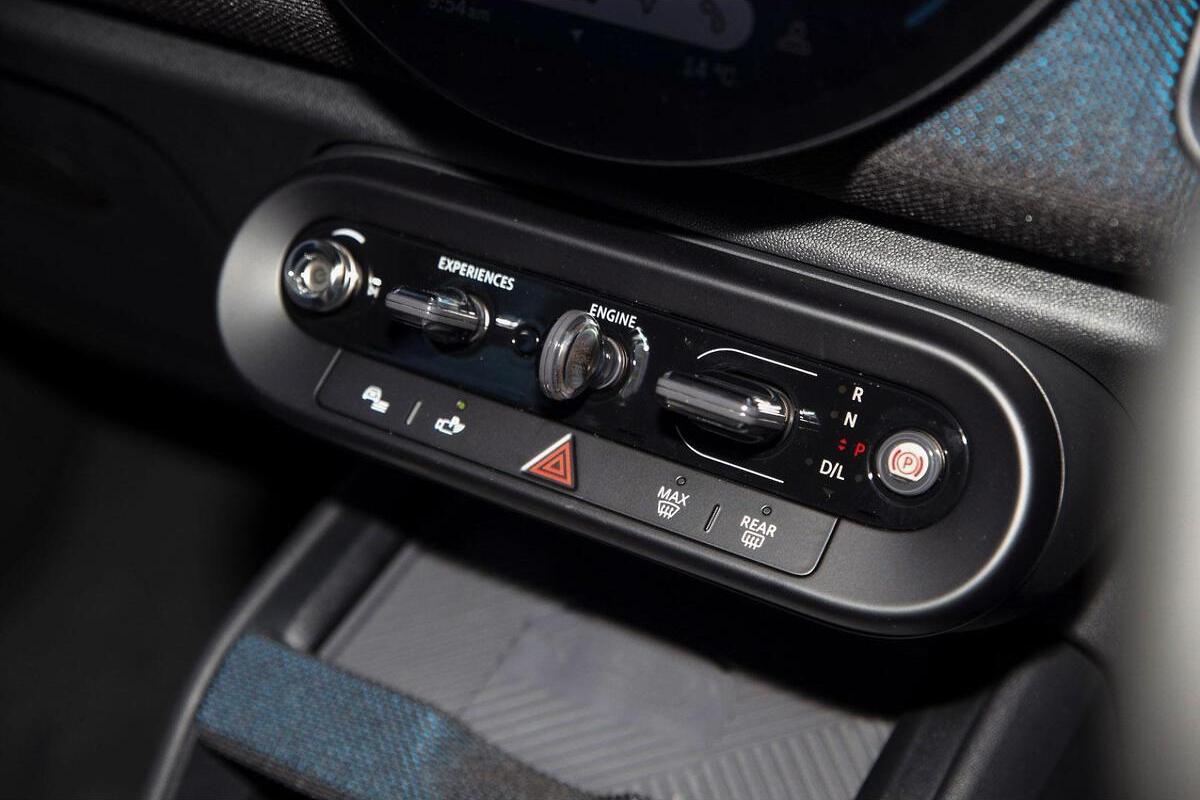 2024 MINI Countryman C Classic Auto image 11