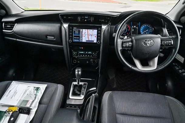 2020 Toyota Fortuner GXL image 19