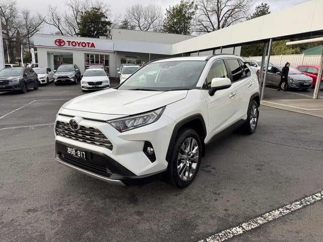 2021 Toyota RAV4 Cruiser 2WD image 3