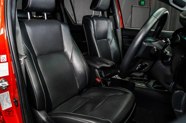 2019 Toyota Hilux 4x4 Rugged X image 12