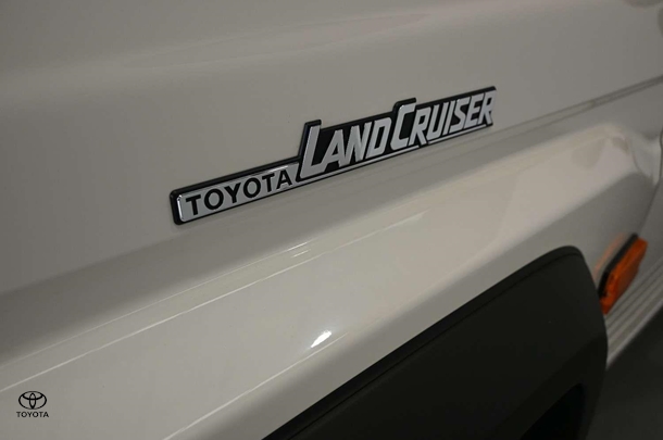 2025 Toyota LC Military GXL image 10