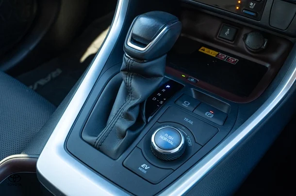 2022 TOYOTA RAV4 Hybrid Cruiser-AWD image 17