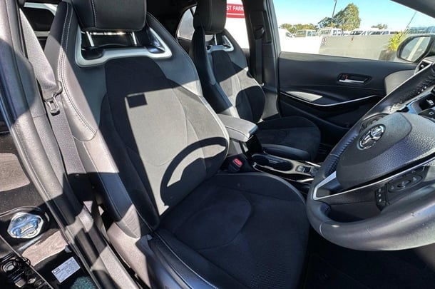 2021 Toyota Corolla ZR image 12