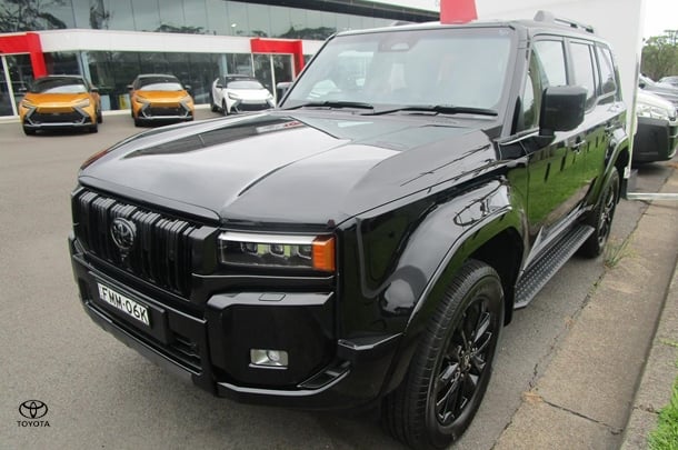 2024 Toyota Prado VX image 3