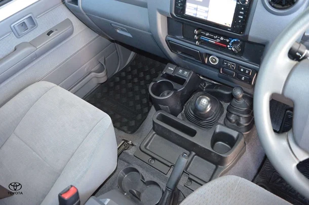 2020 Toyota LC Military GXL image 19