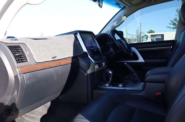 2018 Toyota Landcruiser VX image 26