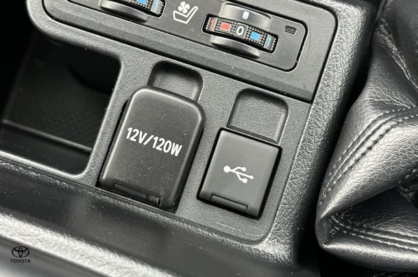 2022 Toyota Prado Kakadu image 32