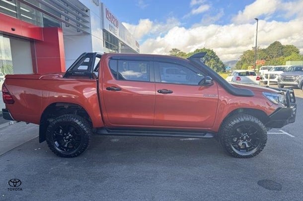 2018 Toyota Hilux Rogue image 2