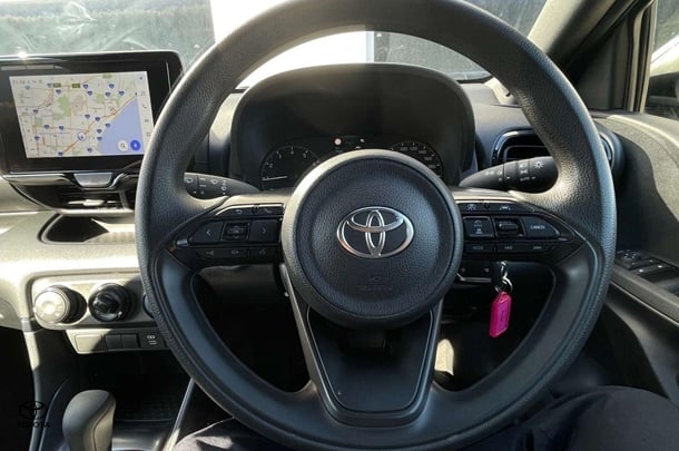 2024 Toyota Yaris Ascent Sport image 13