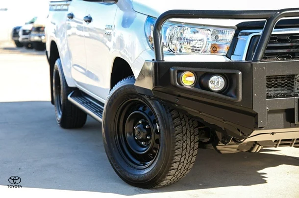 2019 Toyota Hilux 4x2 SR image 6