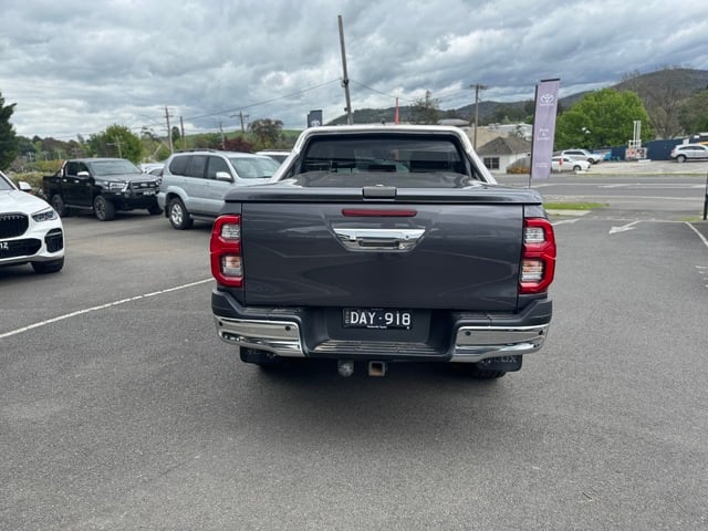 2022 Toyota Hilux SR5 image 6