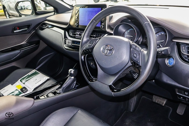2023 Toyota C-HR Hybrid Koba 2WD image 6
