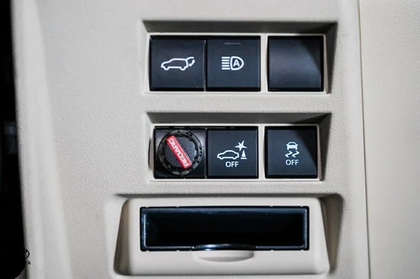 2023 Toyota Landcruiser Sahara ZX image 17