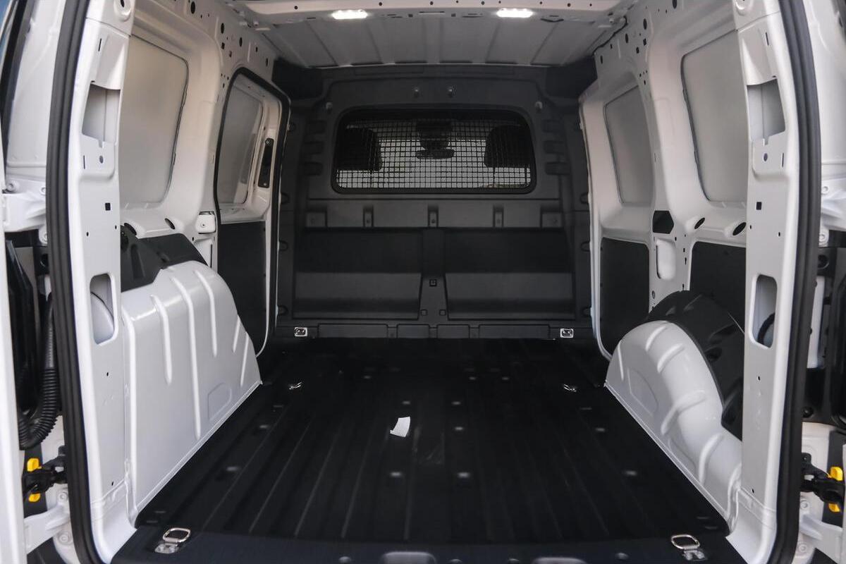 2024 Volkswagen Caddy TDI320 5 SWB Auto MY24 image 11