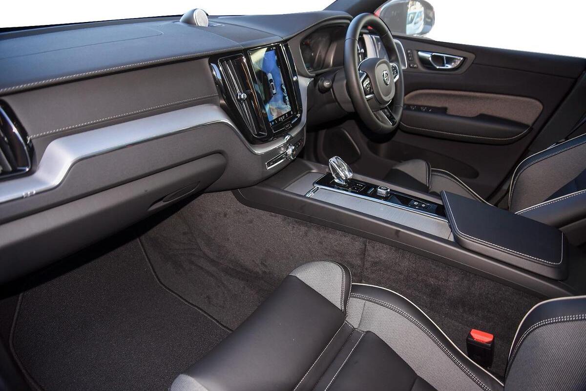 2025 Volvo XC60 Ultra T8 Plug-In Hybrid Auto AWD MY25 image 7