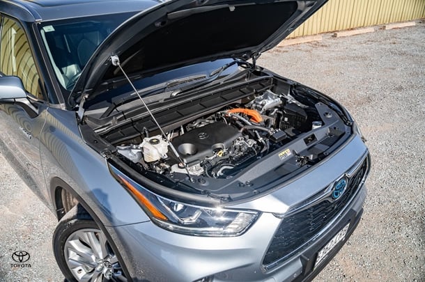 2022 Toyota KLUGER HYBRID AWD GRANDE image 25