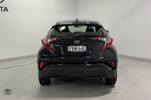 2023 Toyota C-HR GXL AWD image 7