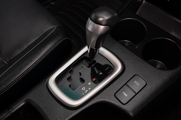 2023 Toyota Hilux 4x4 SR5 image 17