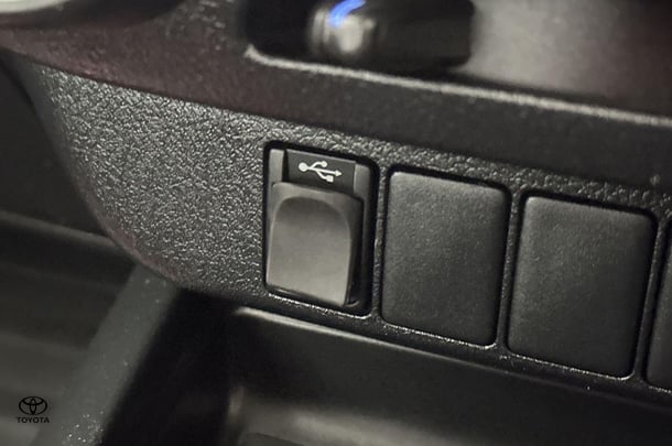 2022 Toyota Hilux SR image 24