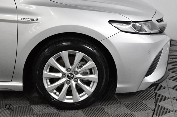 2019 Toyota Camry Hybrid Ascent Sport image 18