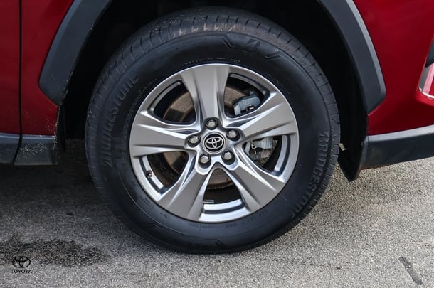 2023 Toyota Rav4 Hybrid GX image 12