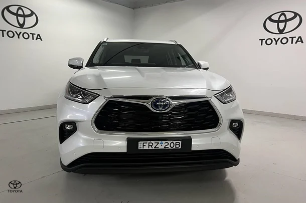 2024 Toyota Kluger Hybrid AWD GRANDE image 2