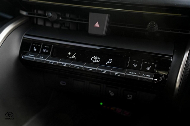 2024 Toyota C-HR Hybrid Koba 2WD image 15