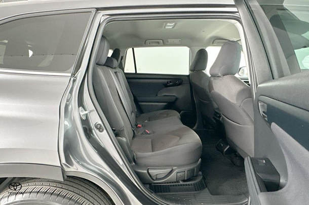 2023 Toyota Kluger Hybrid GX AWD image 16