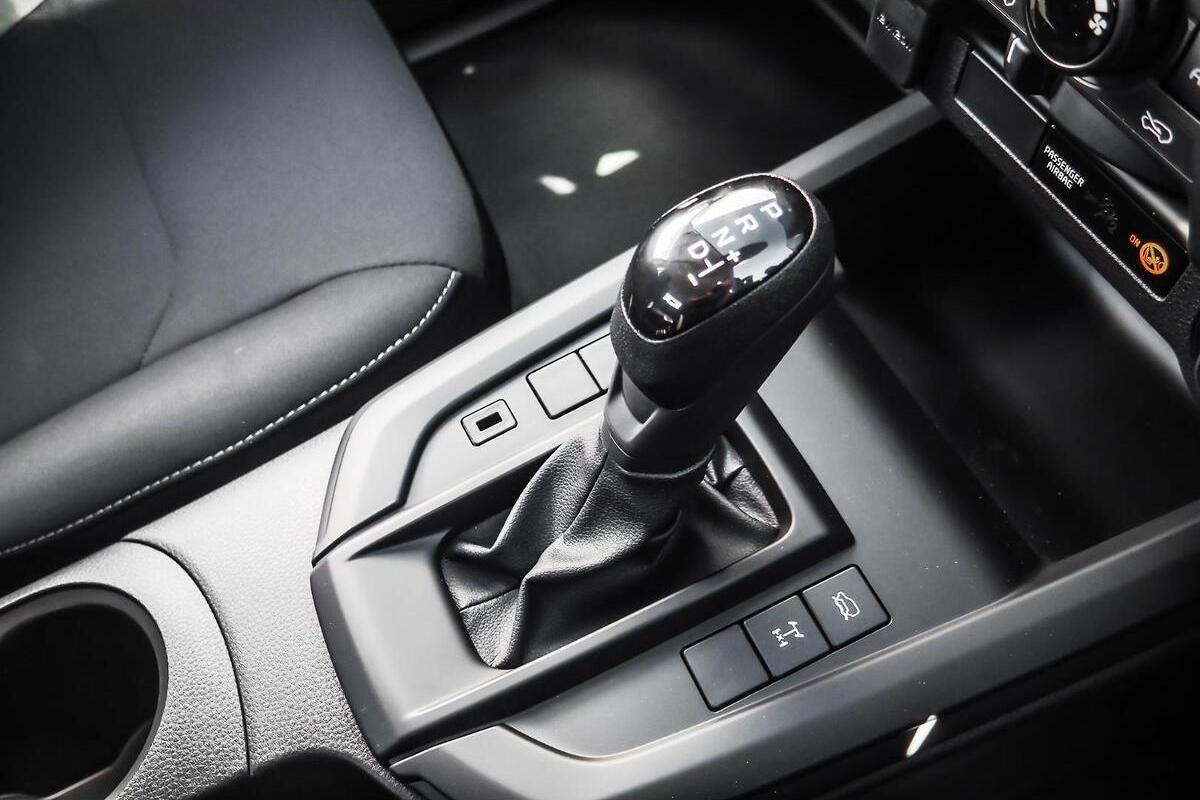 2024 Isuzu D-MAX SX Auto 4x4 MY24 image 17