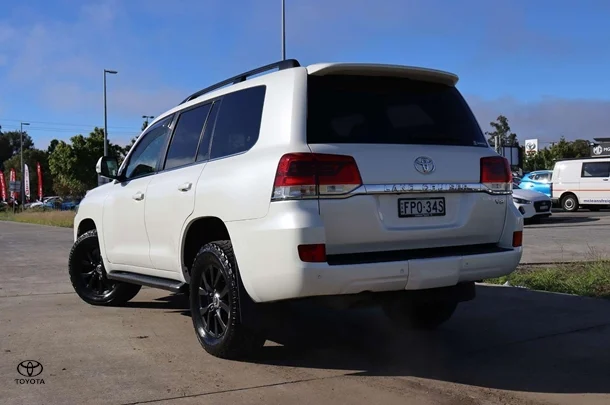 2020 Toyota Landcruiser VX image 4