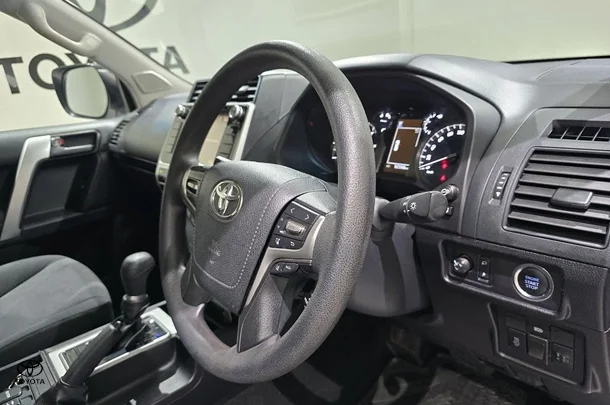 2019 Toyota Prado GX image 12