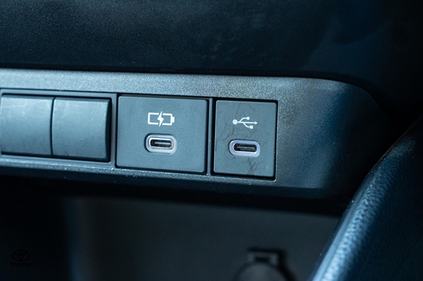 2024 TOYOTA Yaris Hybrid SX image 15