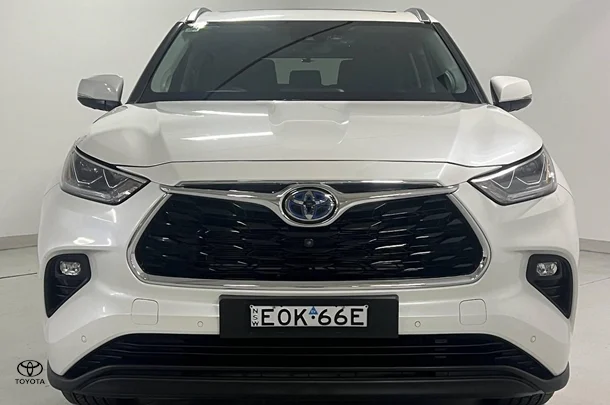 2021 Toyota Kluger Hybrid AWD GRANDE image 3