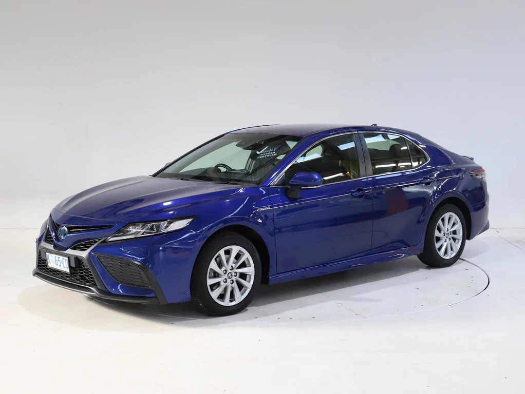 2021 Toyota Camry Hybrid Ascent Sport image 3