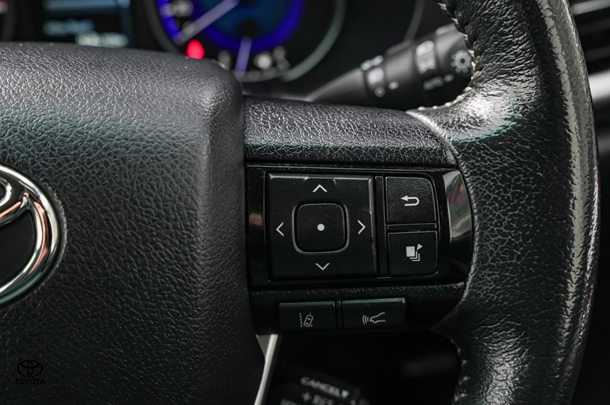 2019 Toyota HILUX SR5 image 19