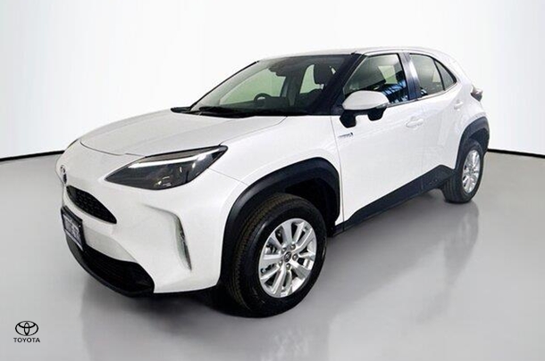 2023 Toyota Yaris Cross Hybrid GX image 4
