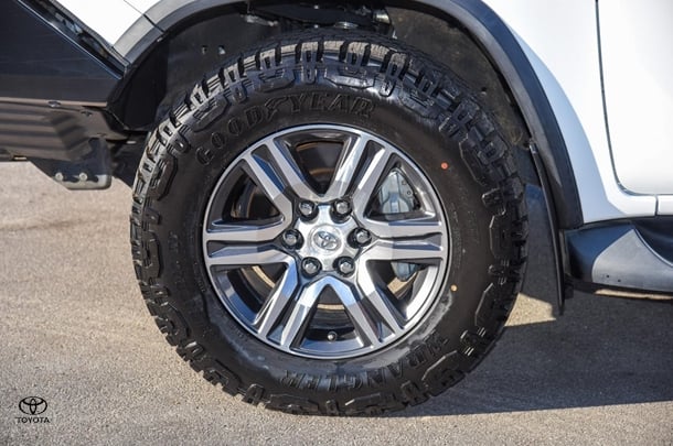2019 Toyota Fortuner GX image 9
