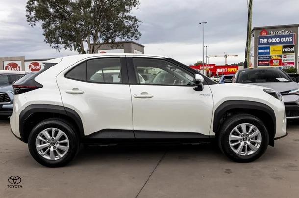 2020 Toyota Yaris Cross Hybrid GX image 4