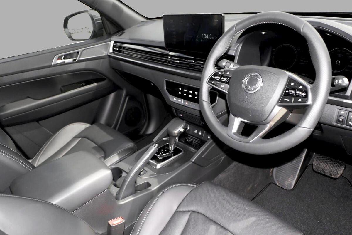 2024 SsangYong Musso Ultimate XLV Auto 4x4 MY24 image 6