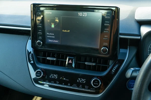 2020 TOYOTA Corolla Hatch Hybrid Ascent Sport image 17