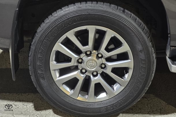 2019 Toyota Prado VX image 32
