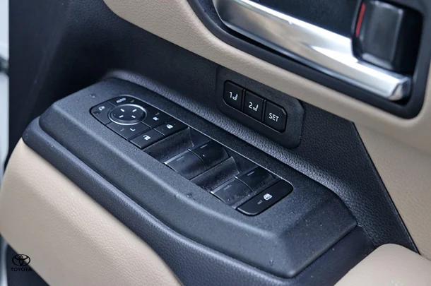2024 Toyota PRADO Kakadu image 15