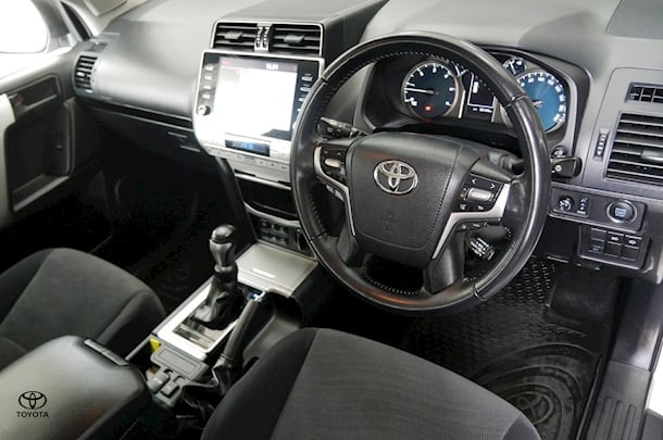 2023 Toyota Prado GXL image 7