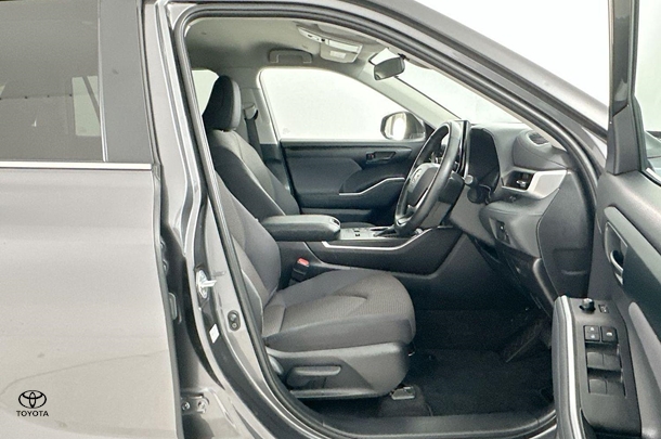 2023 Toyota Kluger Hybrid GX AWD image 14