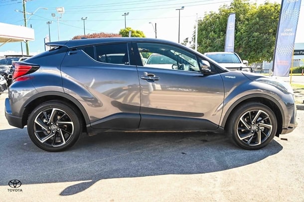 2023 Toyota C-HR Hybrid Koba 2WD image 3
