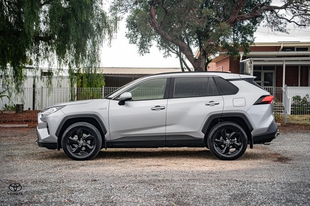 2021 Toyota RAV4 HYBRID Cruiser 2WD image 34