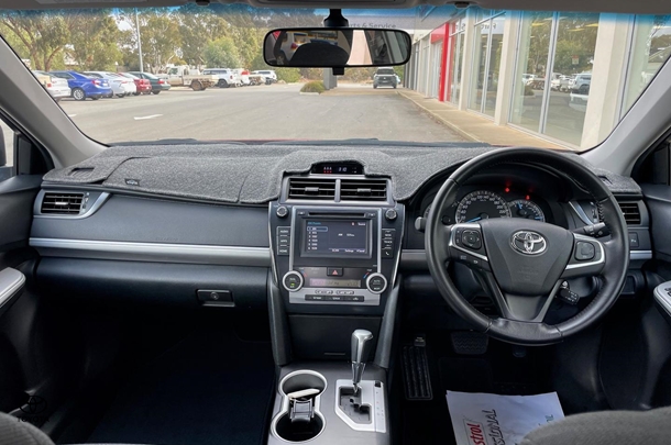 2016 Toyota Camry Atara S image 16